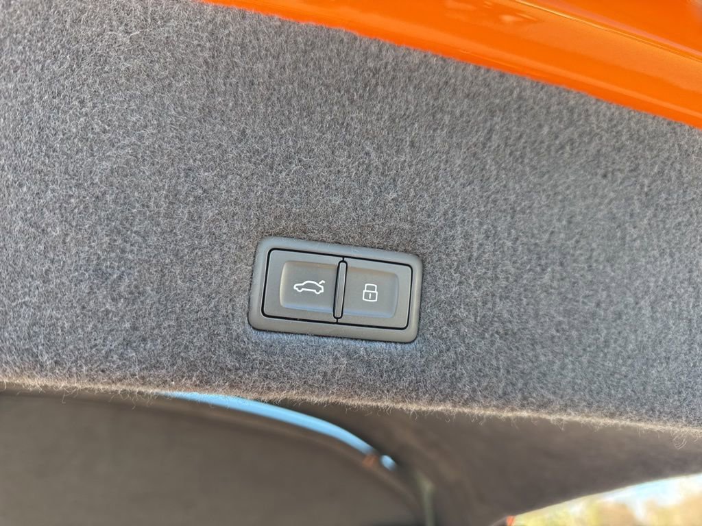 Used 2022 Lamborghini Urus image 31