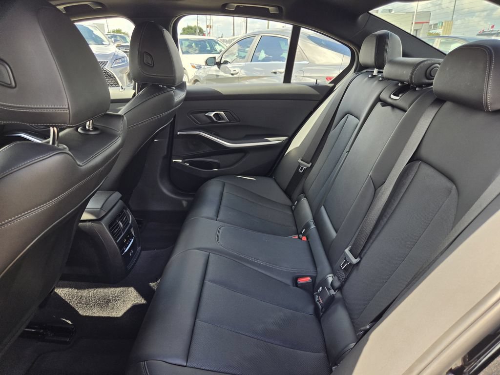 Used 2025 BMW 330i xDrive Sedan AWD/4WD image 29