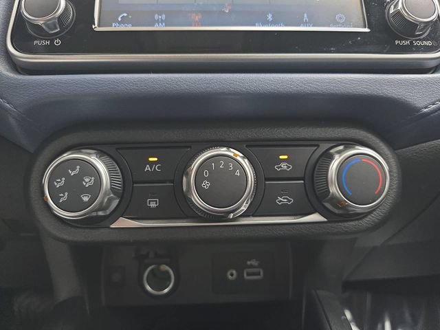 Used 2025 Nissan Versa SV w/ Trunk Package FWD image 24