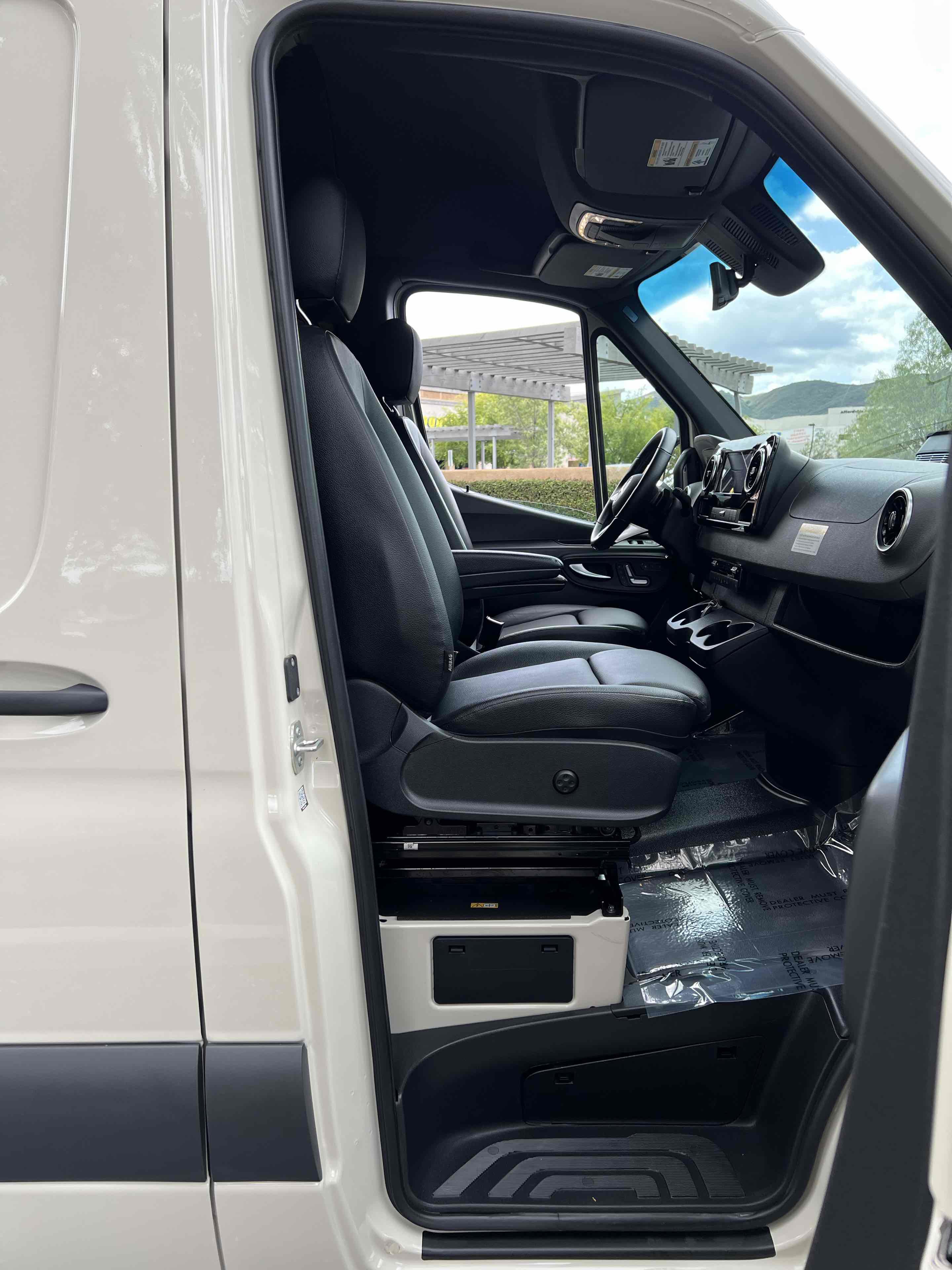Used 2025 Mercedes-Benz Sprinter 2500 image 40