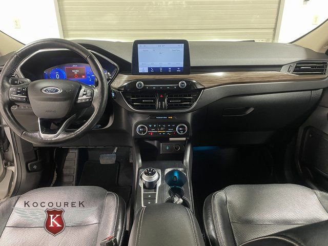 Used 2020 Ford Escape Titanium image 14