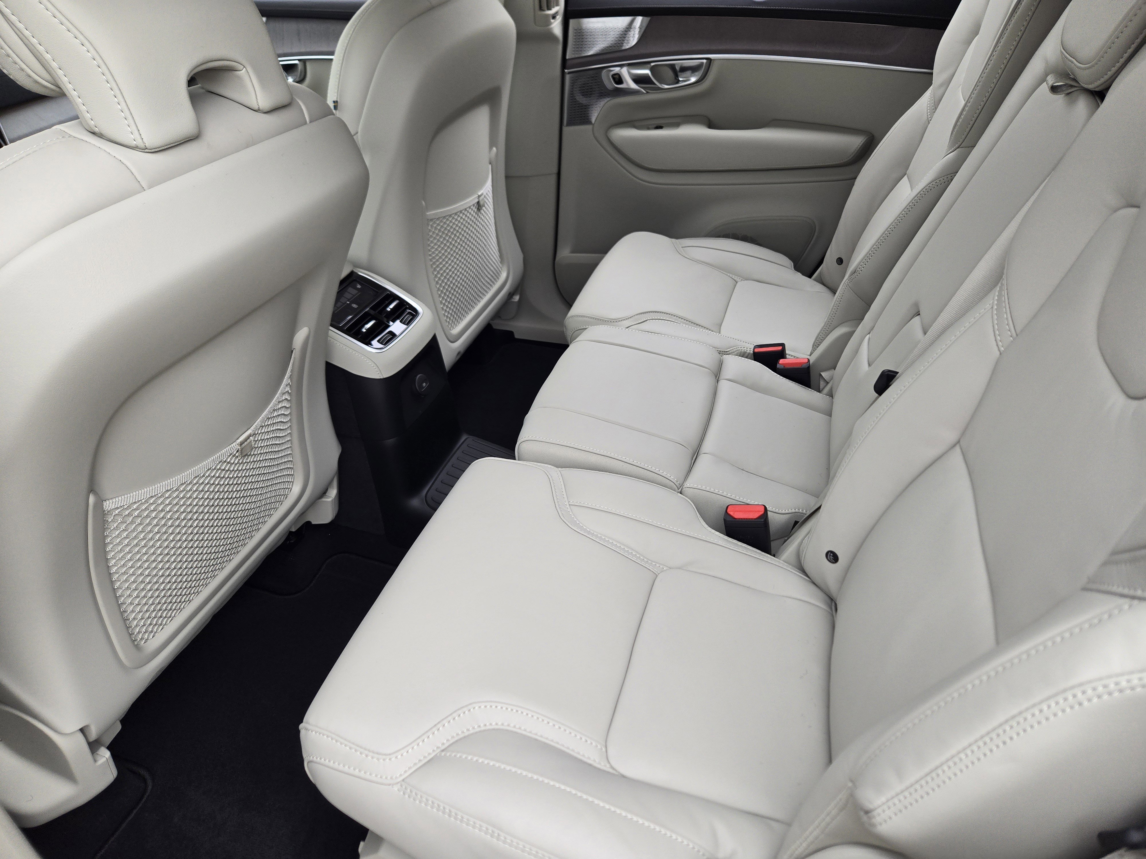 New 2026 Volvo XC90 T8 Ultra w/ Protection Package Premier image 23