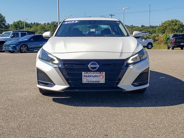 Used 2023 Nissan Altima 2.5 SV image 2