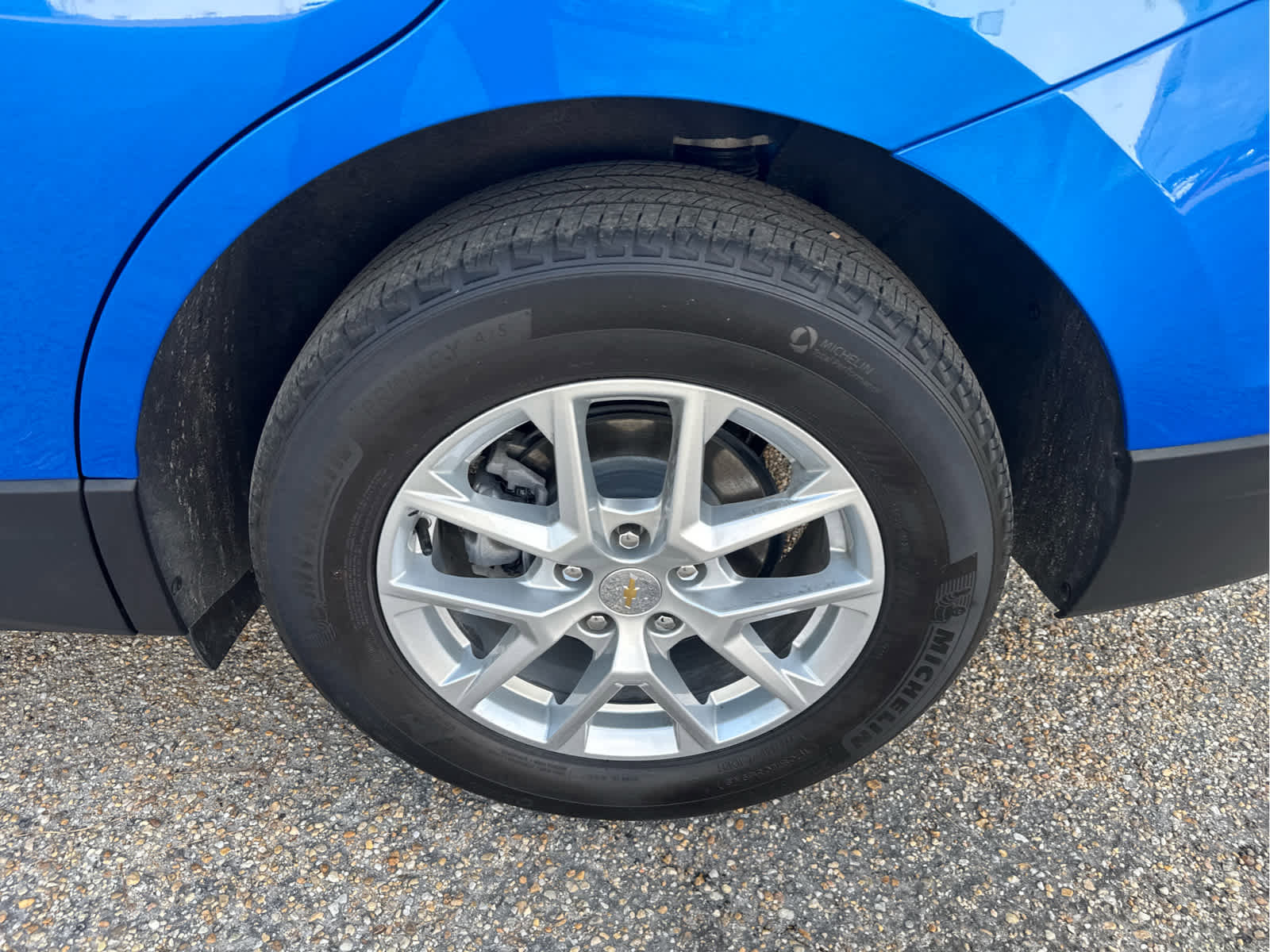 Used 2024 Chevrolet Equinox LT w/ LPO, Floor Liner Package FWD image 17