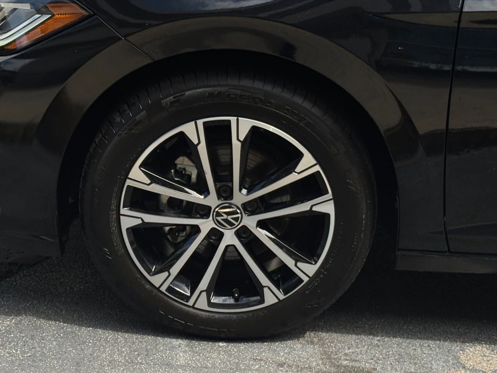 Used 2025 Volkswagen Jetta Sport FWD image 30