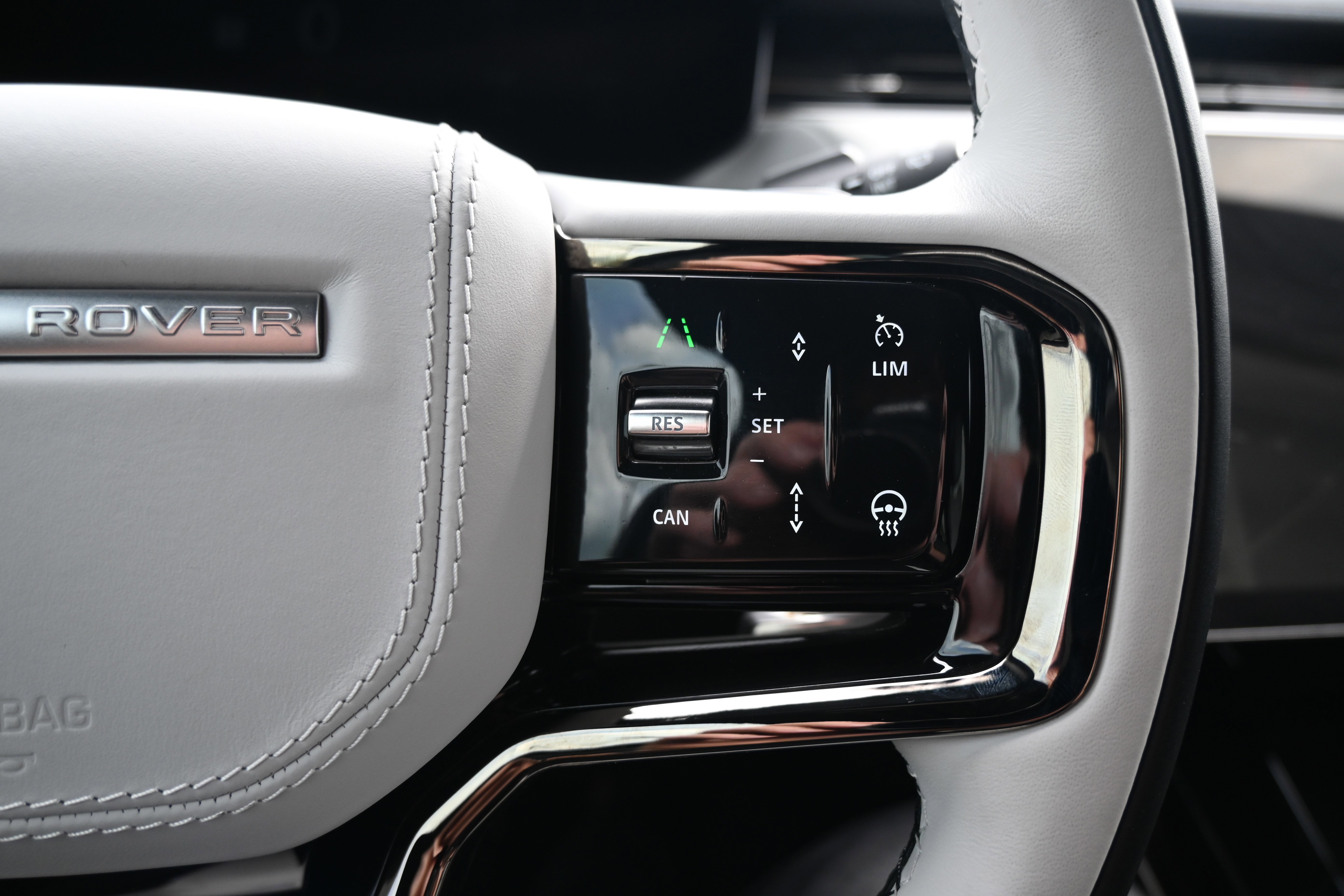 Used 2025 Land Rover Range Rover Sport Dynamic SE image 29