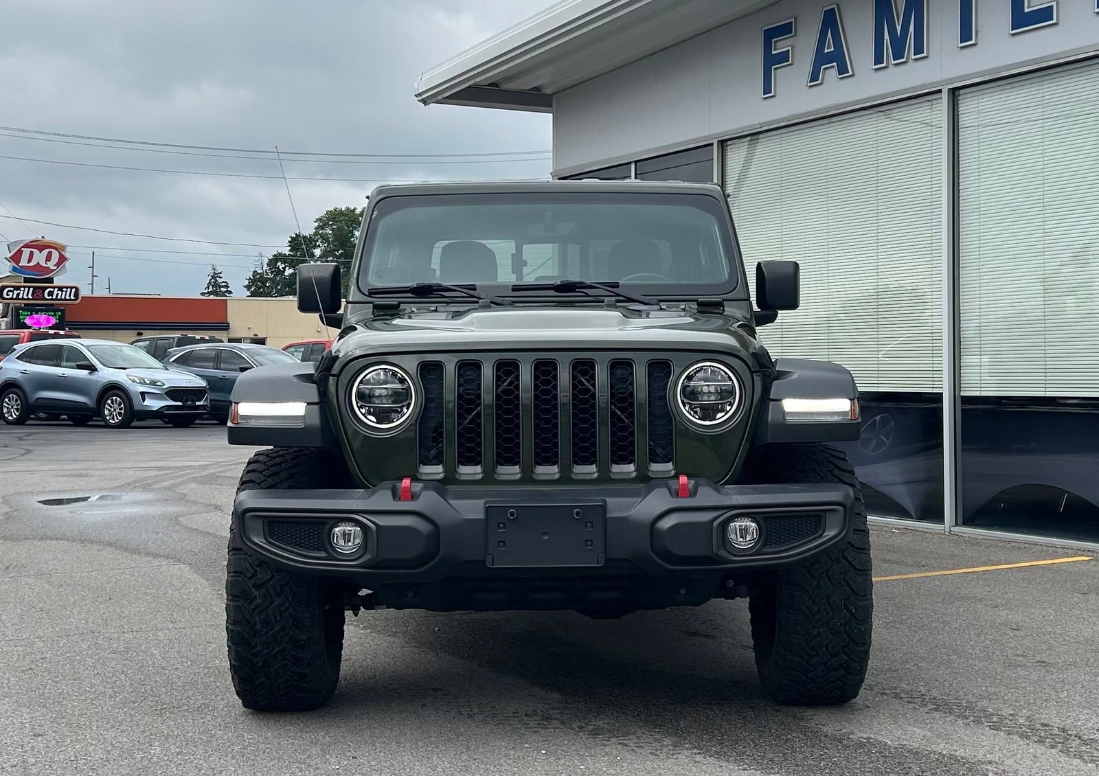 Used 2022 Jeep Gladiator Rubicon w/ LED Lighting Group AWD/4WD image 2