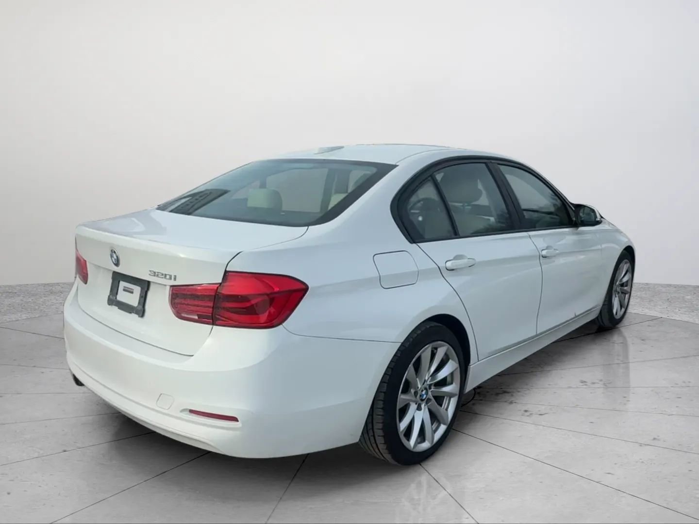 Used 2018 BMW 320i Sedan image 5