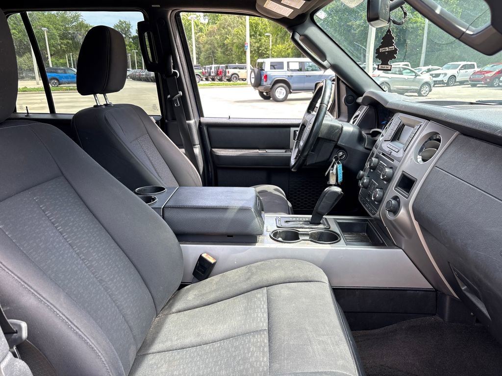 Used 2017 Ford Expedition XLT AWD/4WD image 28
