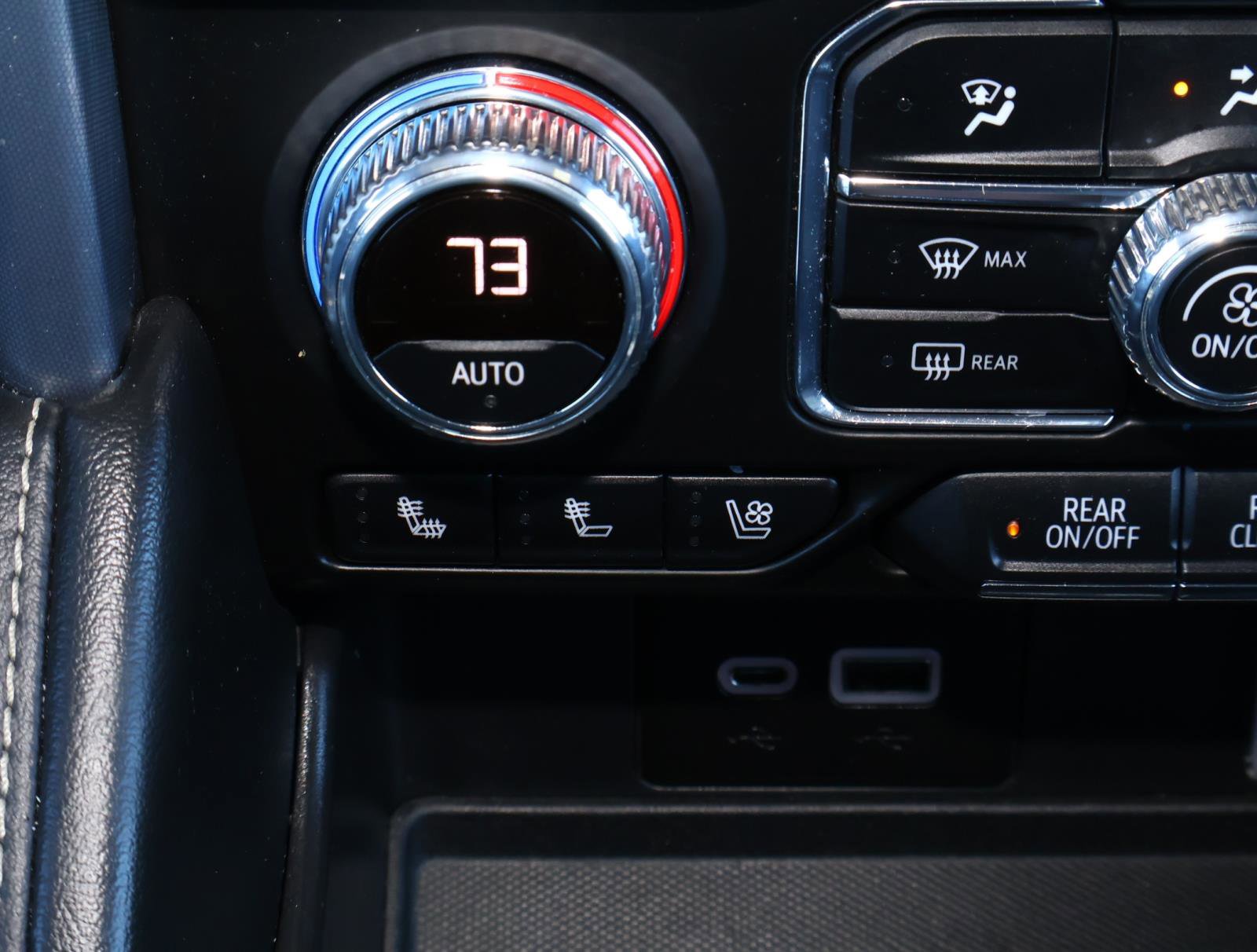 Used 2022 GMC Yukon SLT image 29