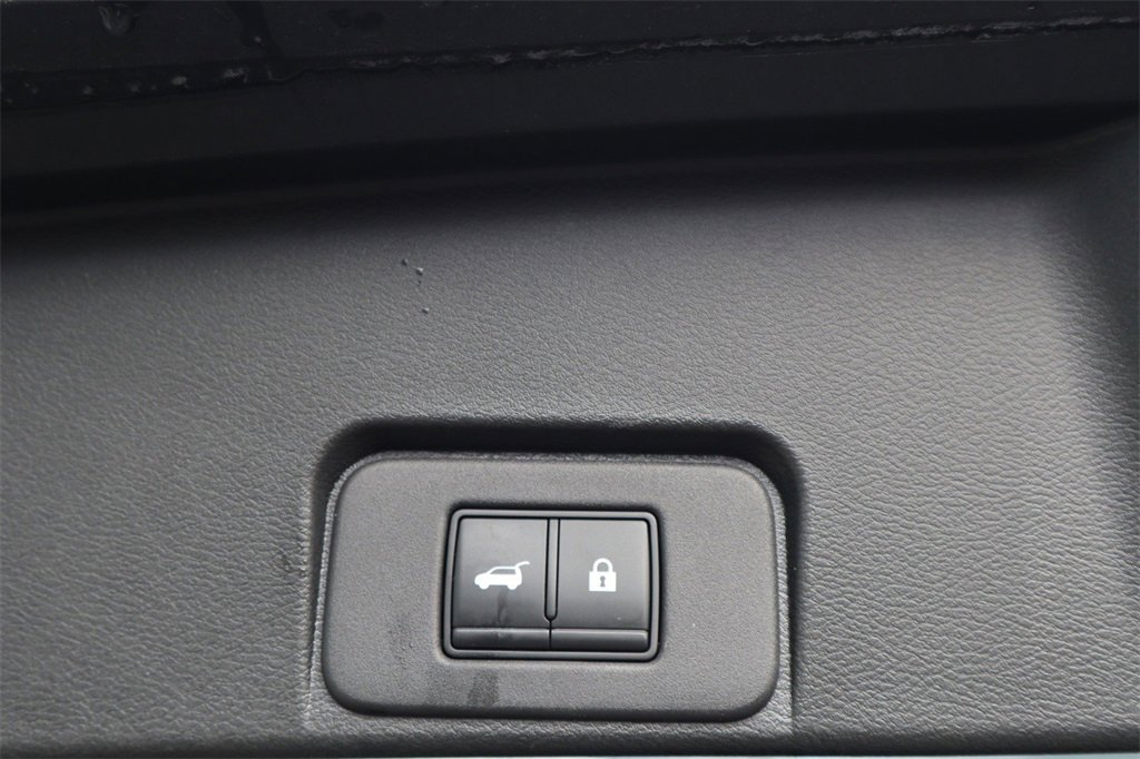 Certified 2022 Nissan Rogue Platinum w/ Head-Up Display Package image 34