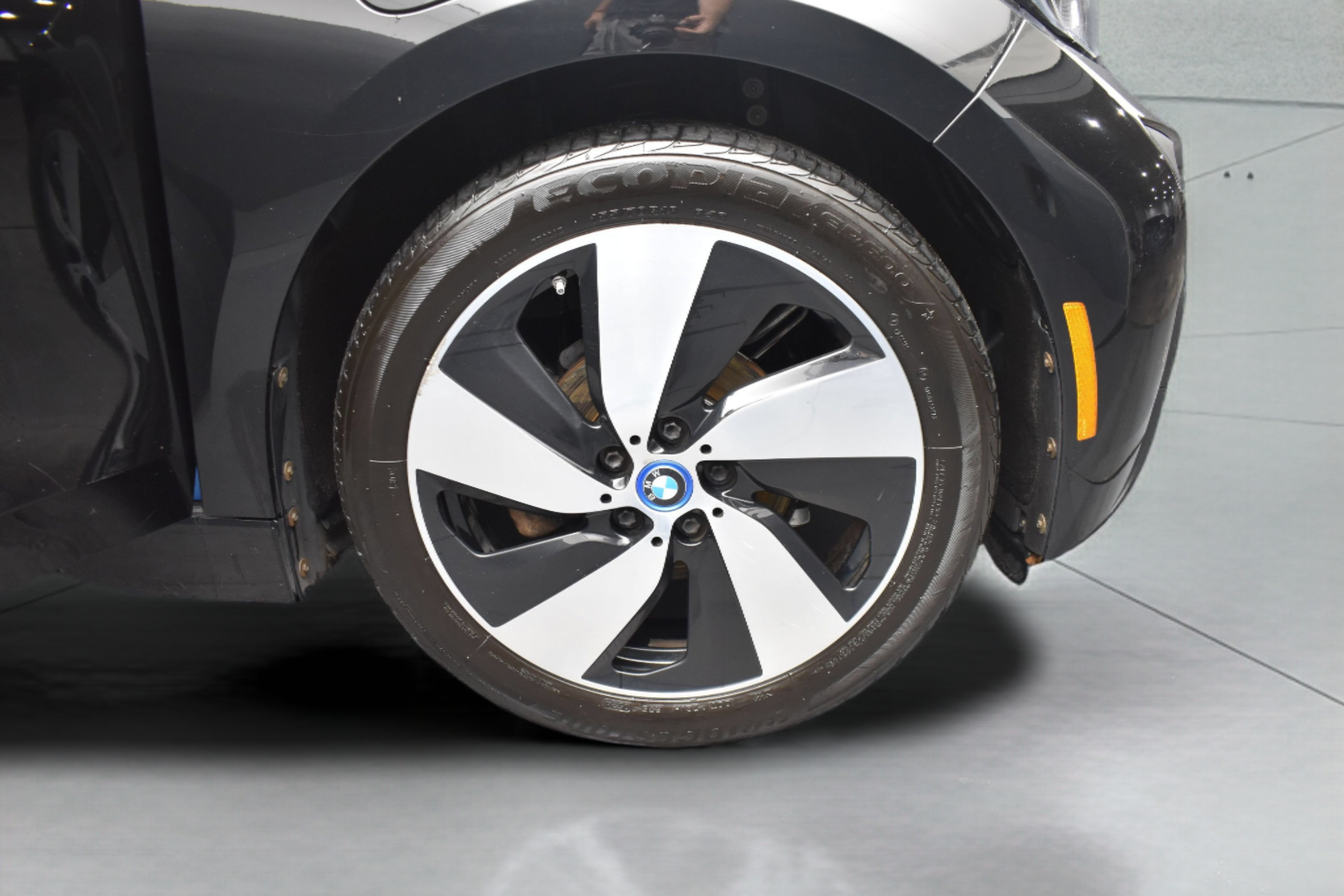 Used 2016 BMW i3 w/ Range Extender RWD image 24