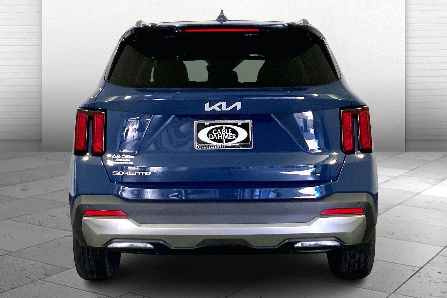 New 2025 Kia Sorento S FWD image 4