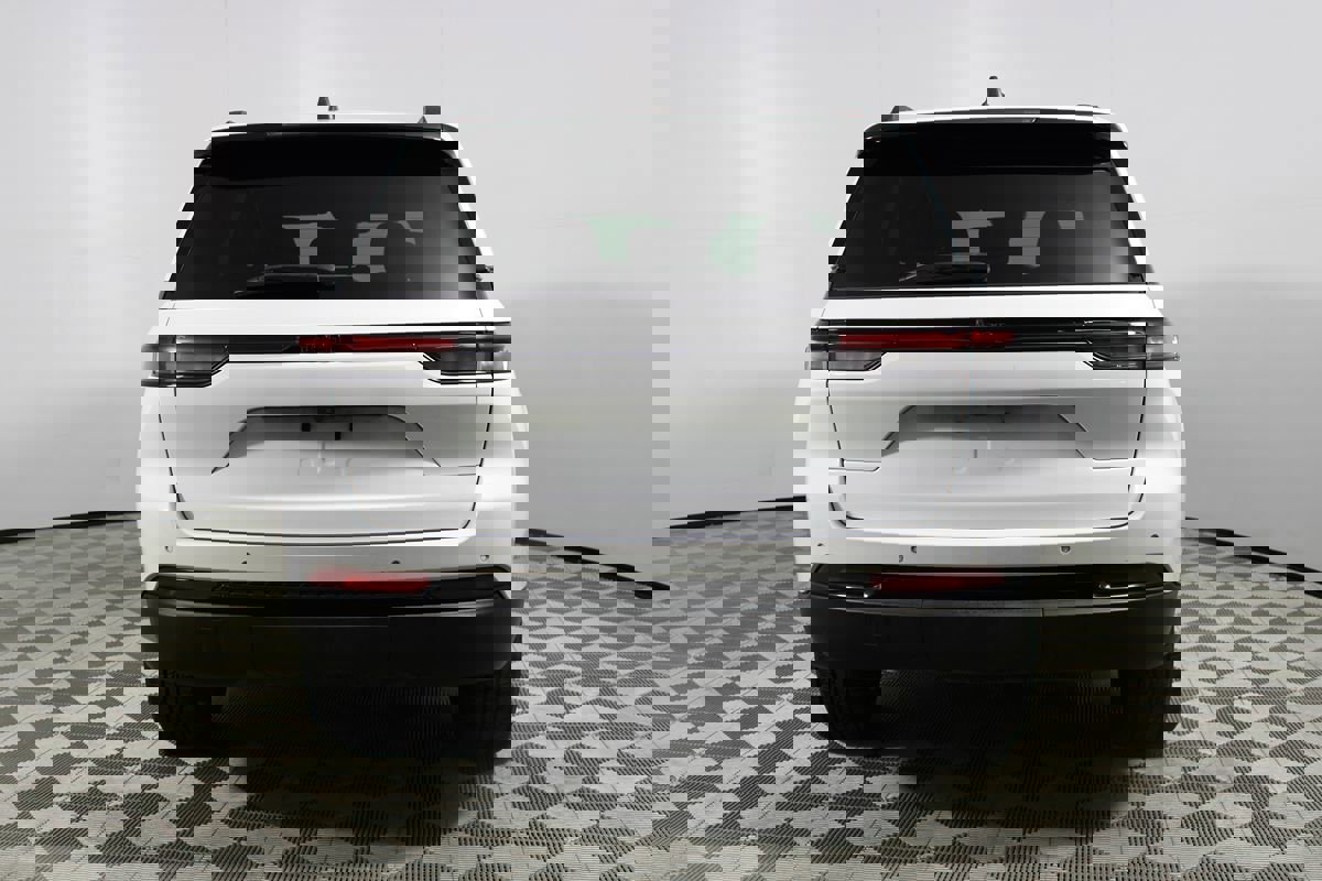 Used 2022 Jeep Grand Cherokee Altitude image 40