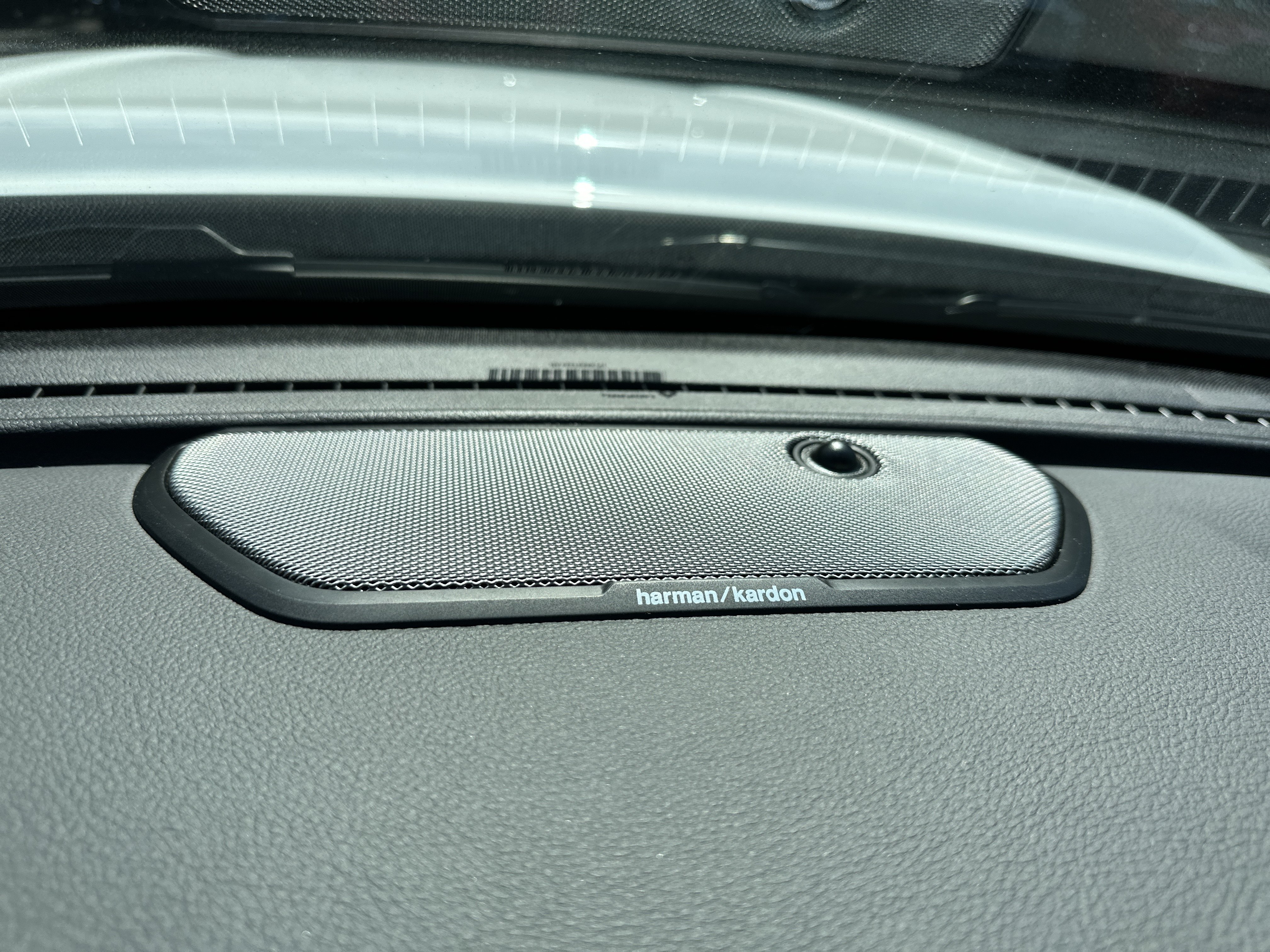 New 2026 RAM 2500 Laramie AWD/4WD image 9