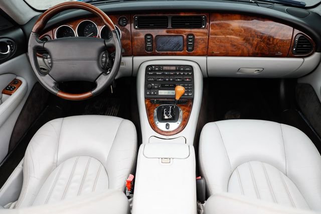 Used 2003 Jaguar XK8 Convertible image 2