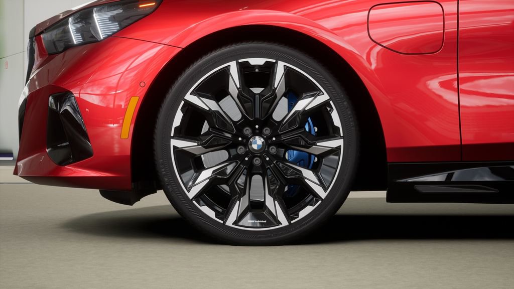 New 2026 BMW 550e xDrive w/ Executive Package image 7