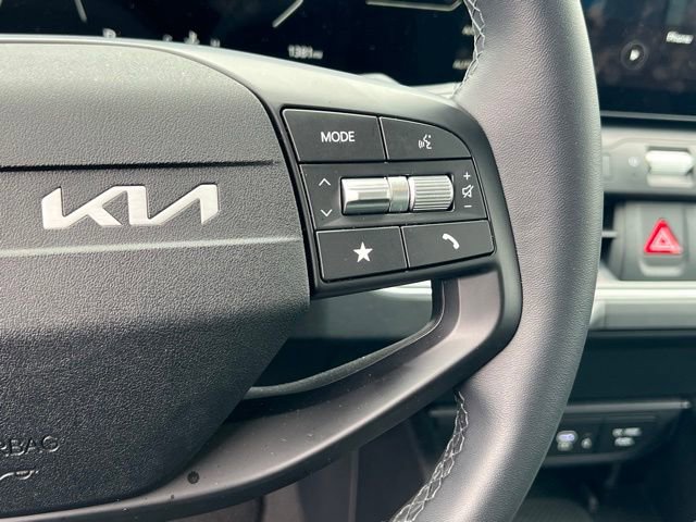 Certified 2025 Kia K4 EX image 24
