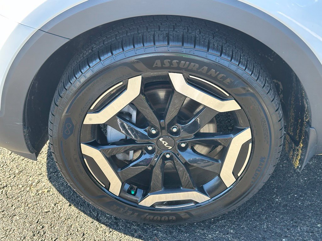 Used 2023 Kia Telluride S w/ S Sunroof Package AWD/4WD image 6