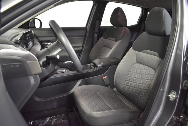 Certified 2025 Nissan Kicks SV AWD/4WD image 9