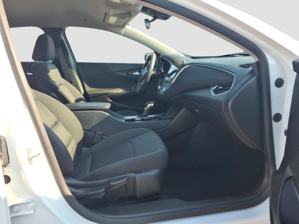 Used 2025 Chevrolet Malibu LT FWD image 10