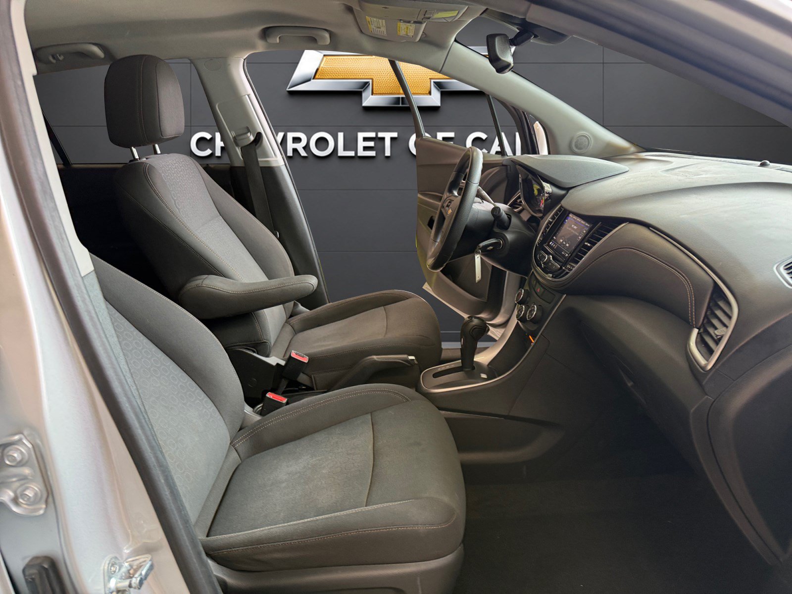 Used 2022 Chevrolet Trax LS w/ Tint and Cruise Package AWD/4WD image 13