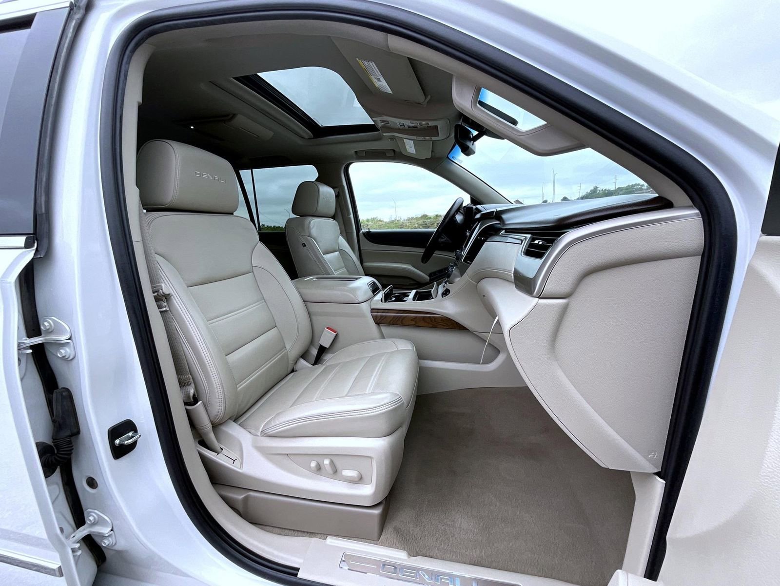 Used 2020 GMC Yukon Denali w/ Denali Ultimate Package image 15