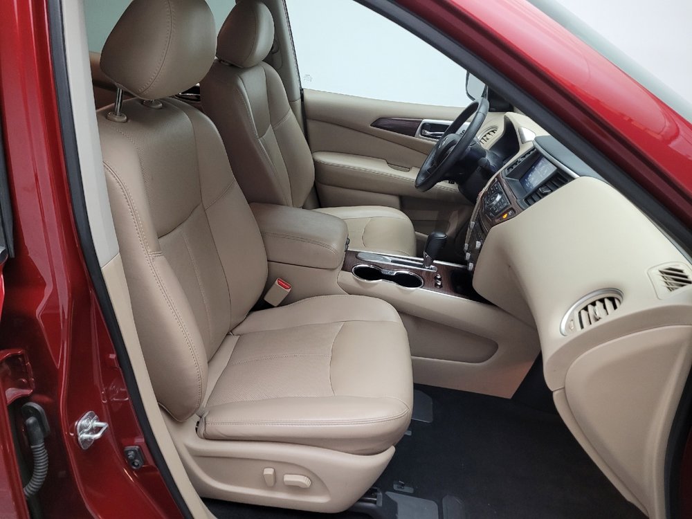 Used 2020 Nissan Pathfinder Platinum FWD image 21