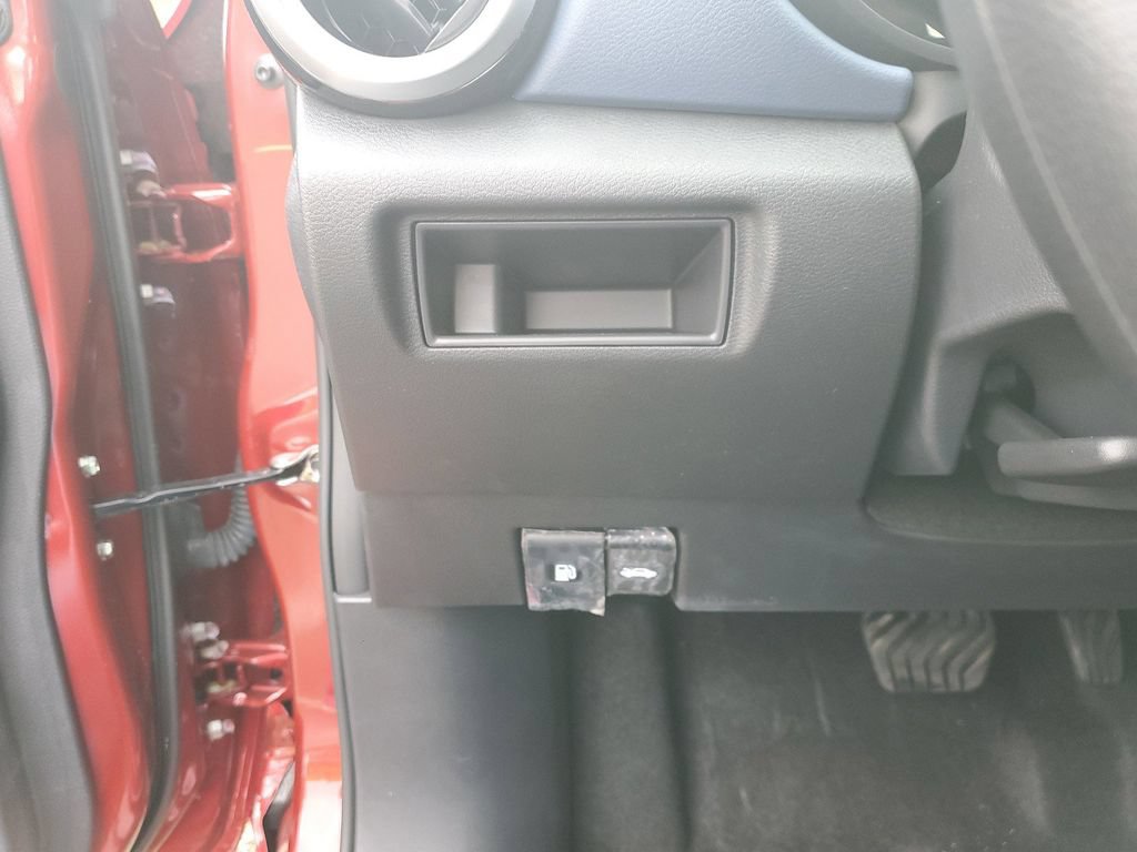 New 2025 Nissan Versa SV w/ Trunk Package FWD image 18
