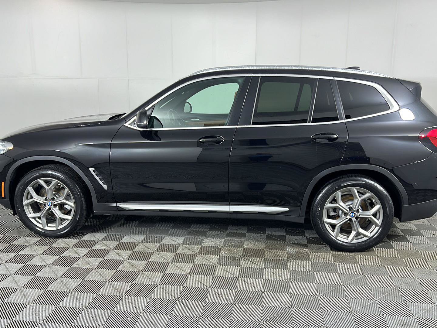 Used 2024 BMW X3 xDrive30i w/ Premium Package AWD/4WD image 12