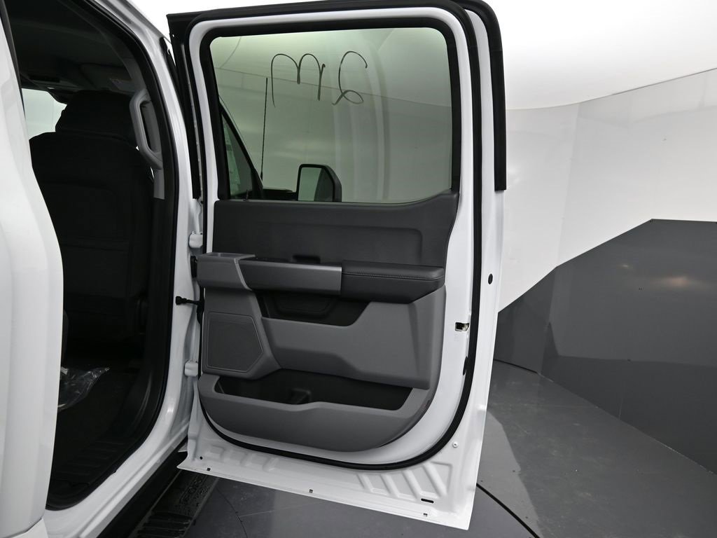 New 2026 Ford F350 XLT image 24