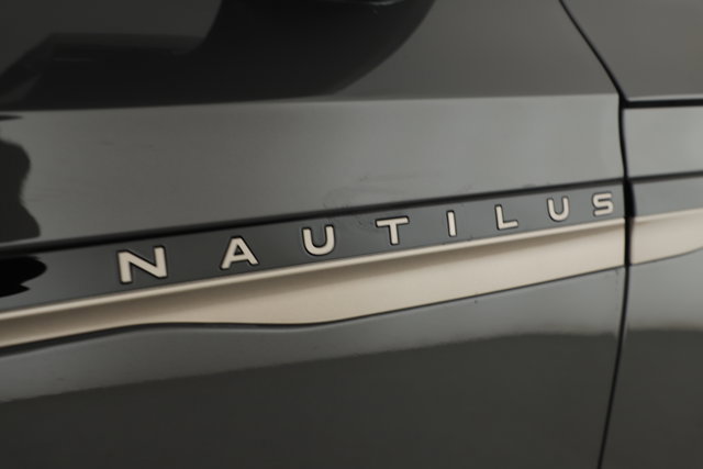 Used 2025 Lincoln Nautilus Black Label image 7