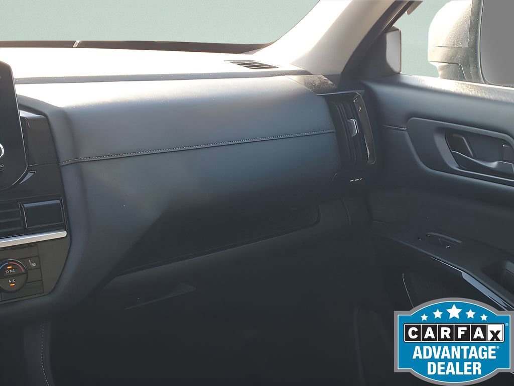 Used 2025 Nissan Pathfinder SV image 28