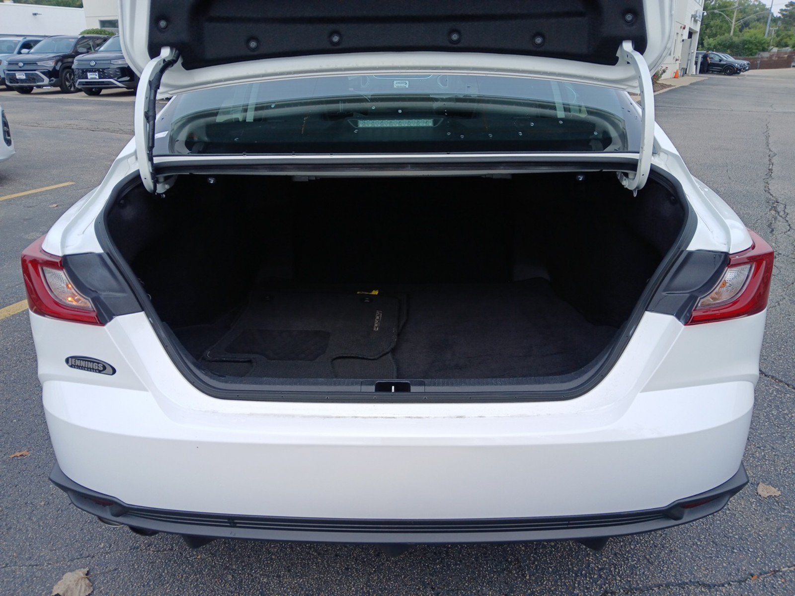 Used 2025 Toyota Camry SE FWD image 23