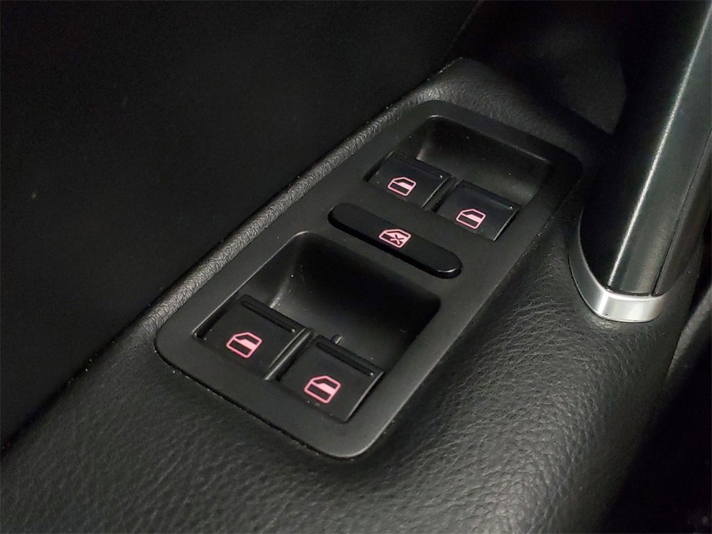 Used 2021 Volkswagen Passat 2.0T SE image 16