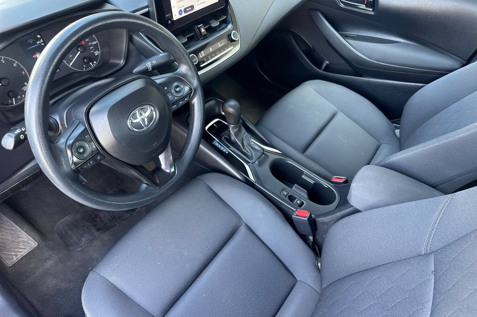 Used 2024 Toyota Corolla LE FWD image 10