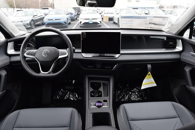 New 2026 Volkswagen Tiguan SE FWD image 8