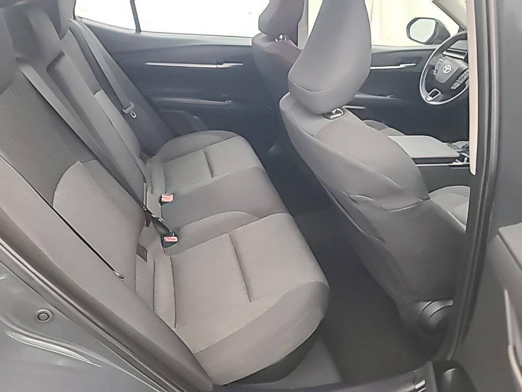 Used 2025 Toyota Camry LE FWD image 18
