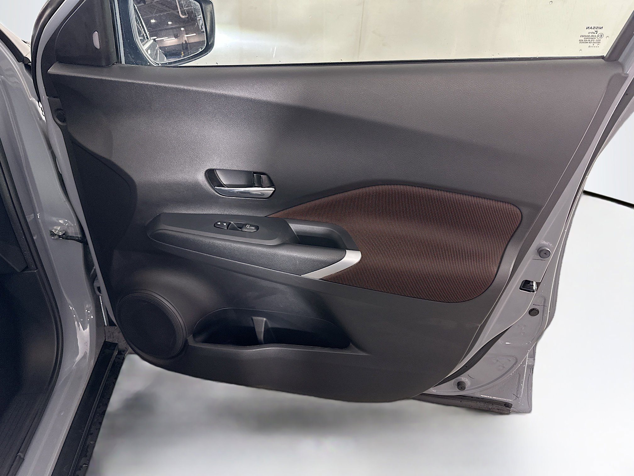 Used 2023 Nissan Kicks SR image 29