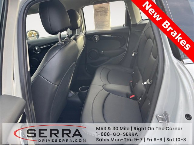 Used 2021 MINI Cooper 4-Door Hardtop w/ 6.5" Touchscreen Package image 13
