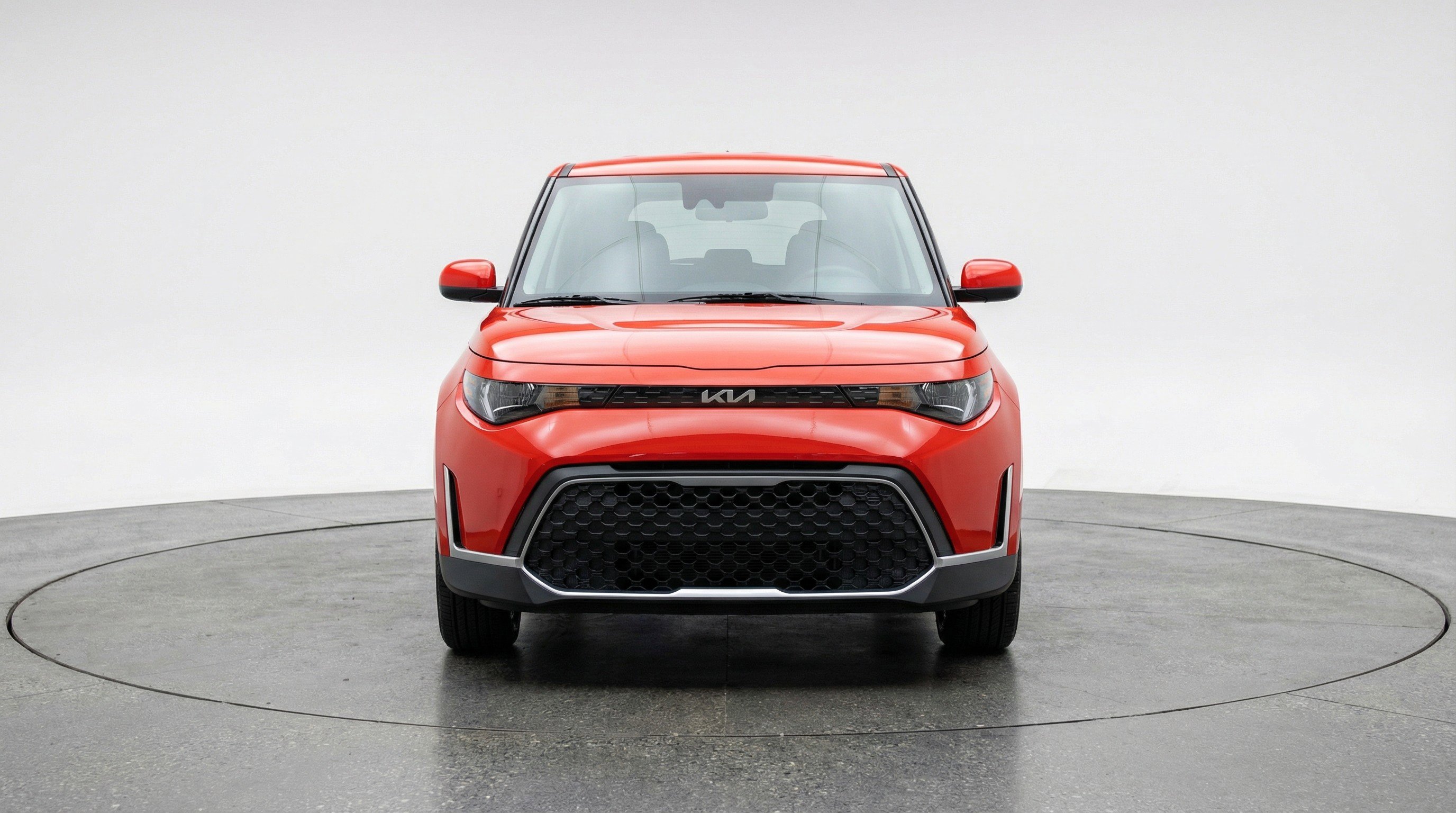 Used 2025 Kia Soul LX w/ LX Technology Package FWD image 2