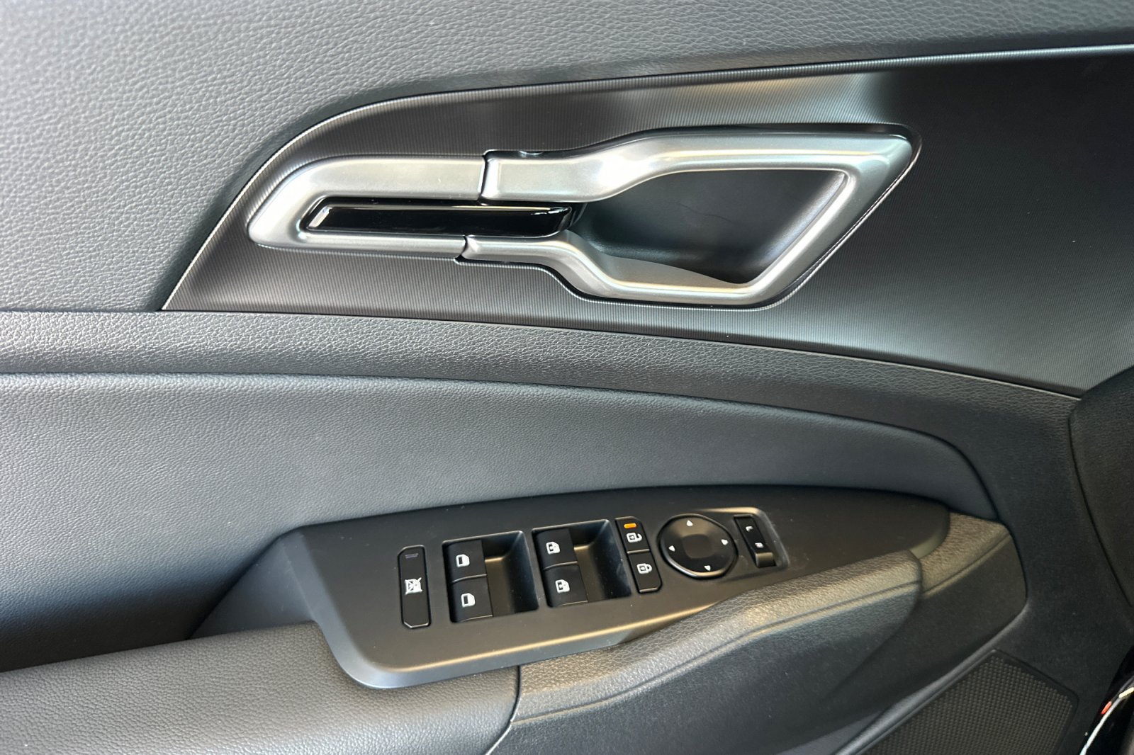 New 2027 Kia Sportage EX FWD image 12