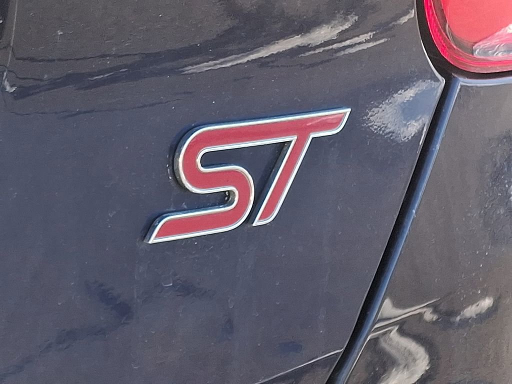 Used 2016 Ford Focus ST w/ Equipment Group 402A image 32