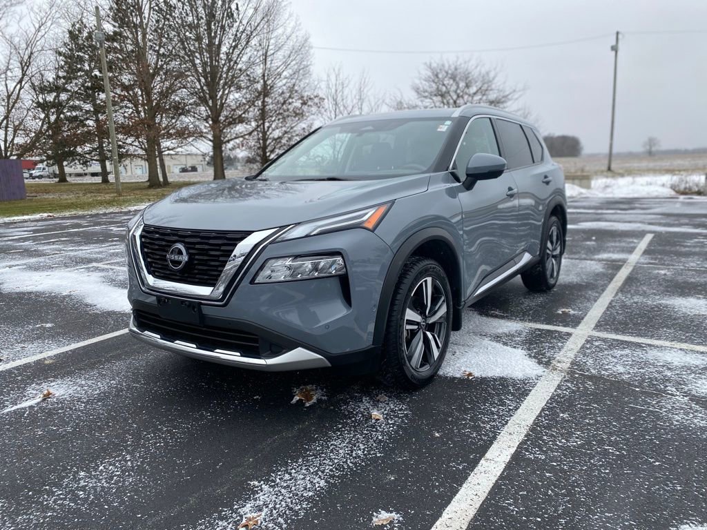 Used 2023 Nissan Rogue Platinum w/ Platinum Premium Package image 3