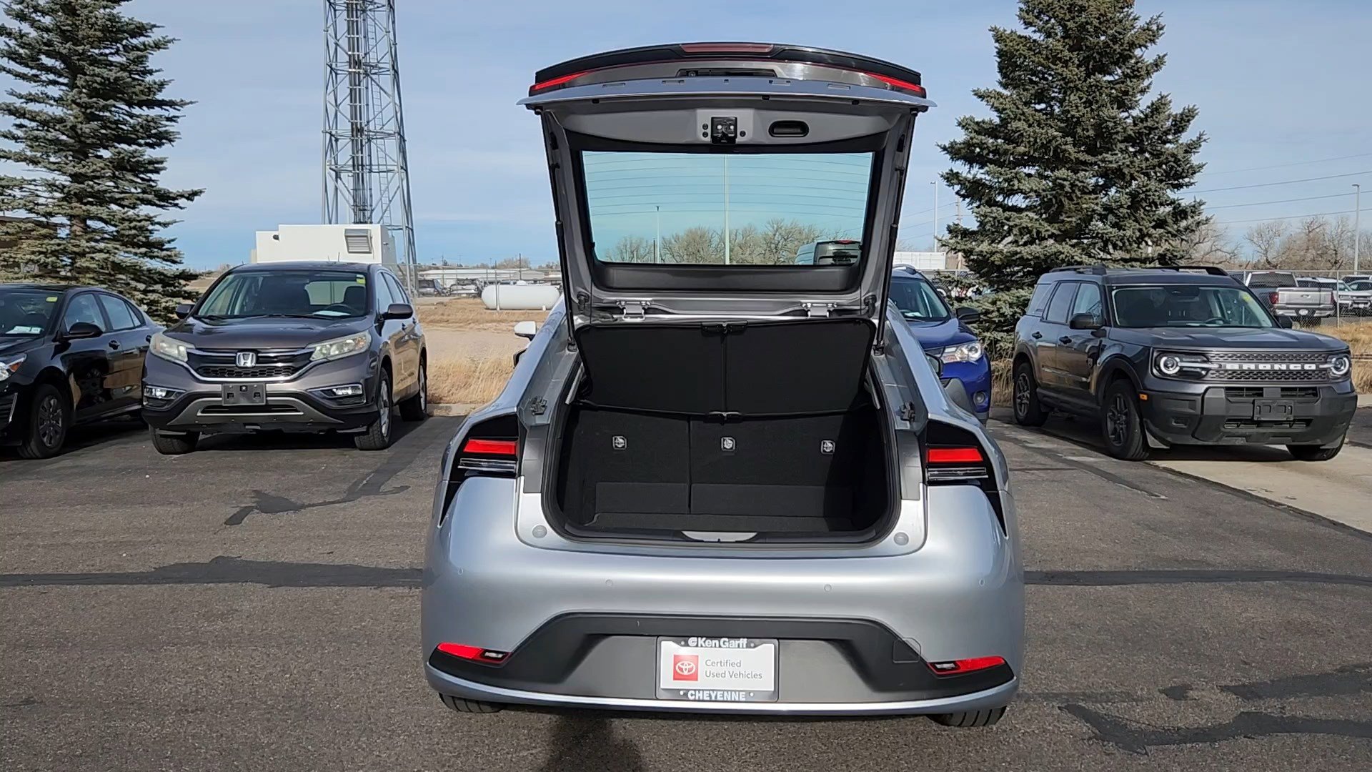 Used 2025 Toyota Prius LE image 18