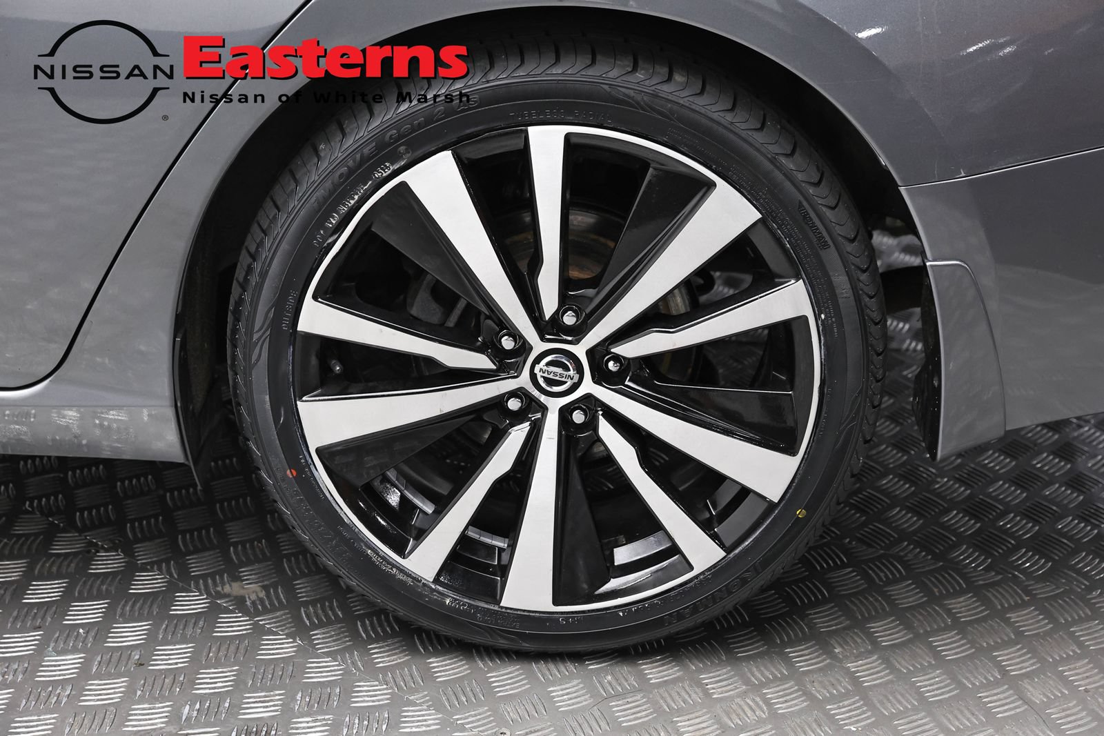 Used 2020 Nissan Altima 2.5 SR FWD image 8