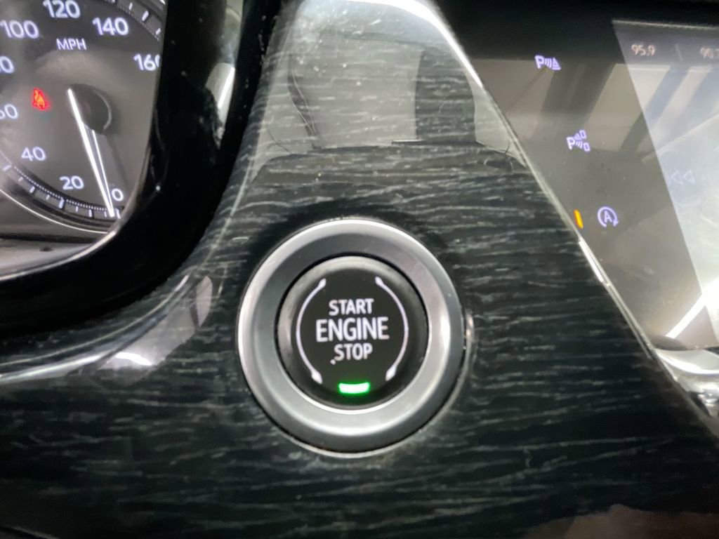 Used 2020 Cadillac XT6 Premium Luxury image 16