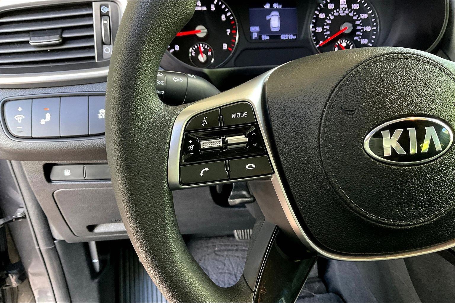 Used 2020 Kia Sorento LX FWD image 11