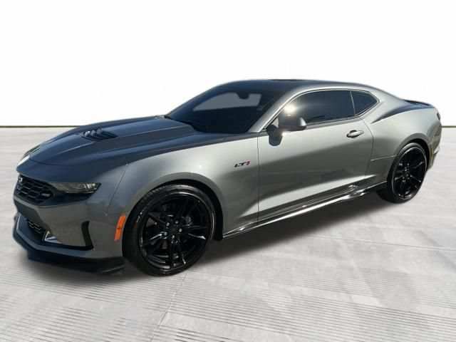 Used 2022 Chevrolet Camaro LT RWD image 4