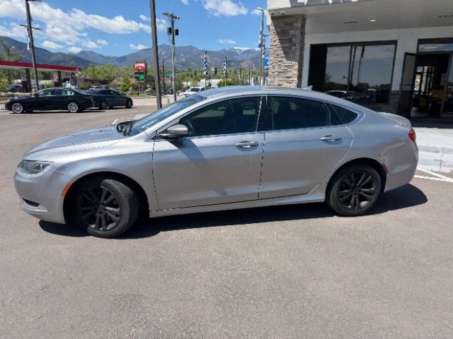 Used 2016 Chrysler 200 Limited FWD image 4
